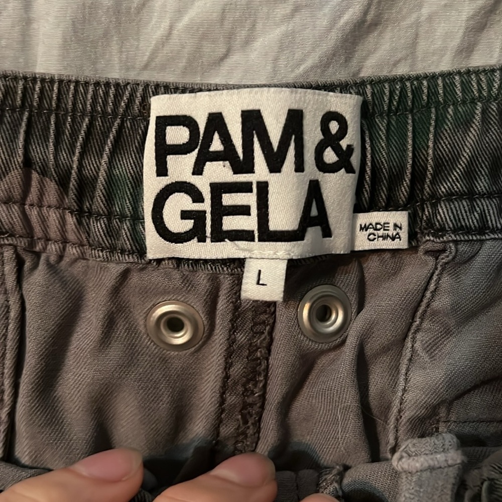 Pam & Gela Large Camouflage Jogger Pants with Zipper Details Good Condition crop - Picture 3 of 11